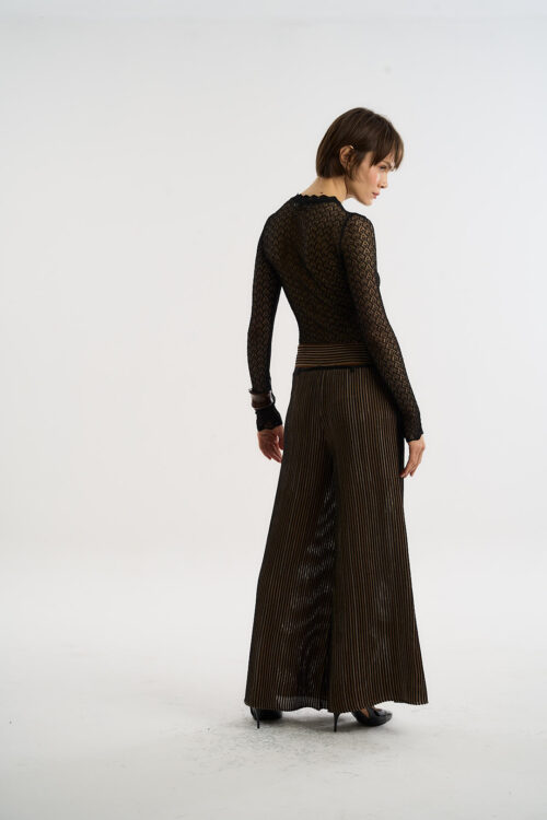 Calça Coordenadas - Tricô Leve com textura listrado - Preto - Imagem 4