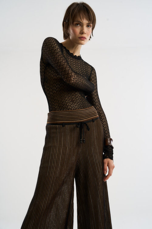 Calça Coordenadas - Tricô Leve com textura listrado - Preto - Imagem 5